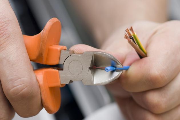 Benefits of a Hiring a 24 Hour Emergency Electrician